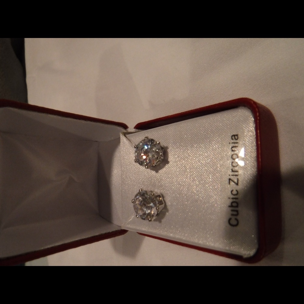 Cubic zirconia earrings